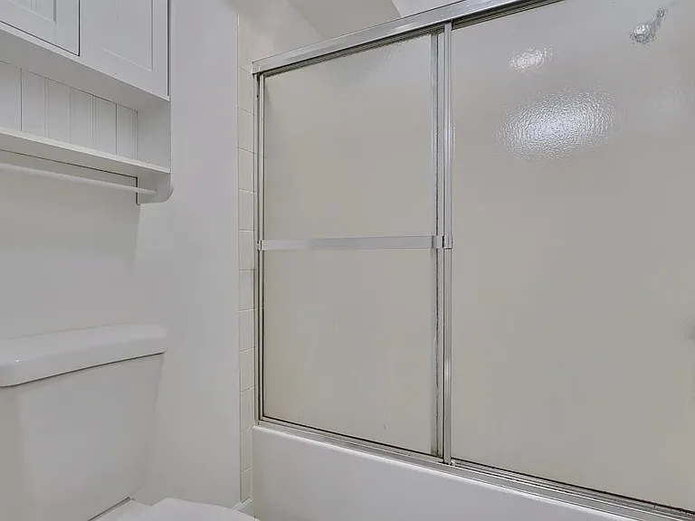 104 N Rose St — Photo 9