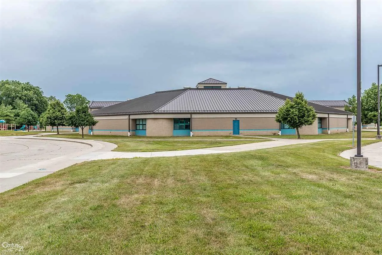 43137 Rivergate Dr photo 1