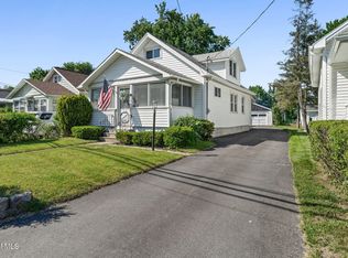 370 Princetown Rd, Schenectady, NY 12306