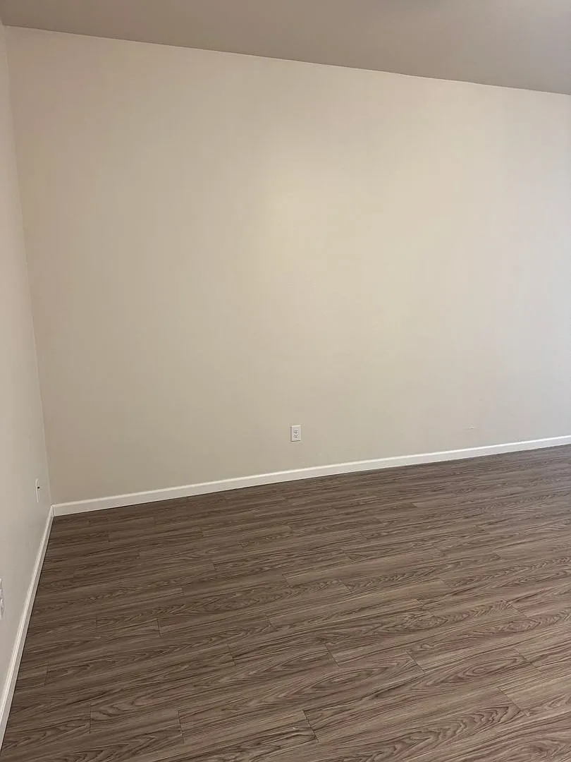 Charming 2 bed/2 bath in gated community The Enclave! — Photo 4