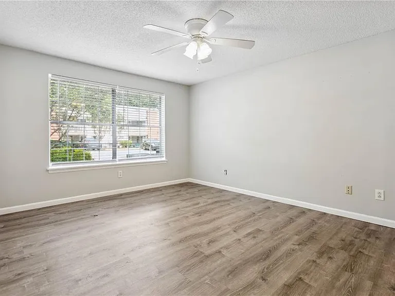 6362 Wedgeview Ct — Photo 15
