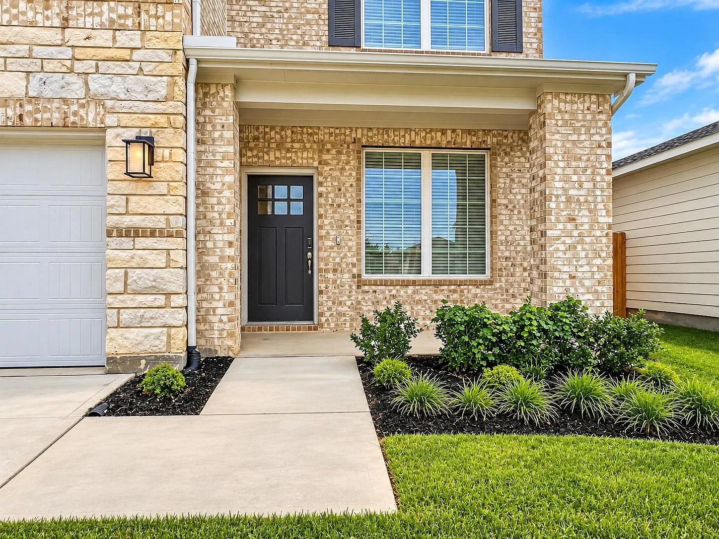4 bed, 3.5 bath, 2764 sqft, $2,600 — Photo 3