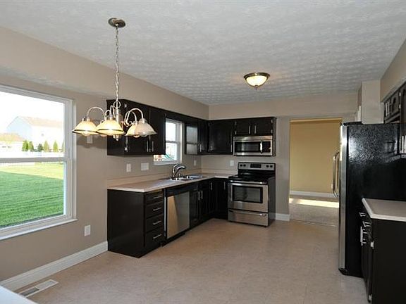 5th image of 35 Twin Cove Dr