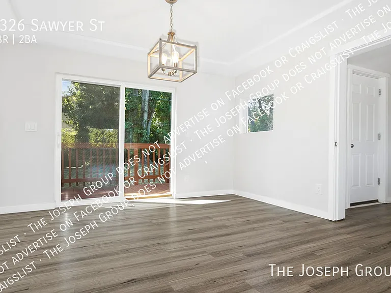 3326 Sawyer St — Photo 4