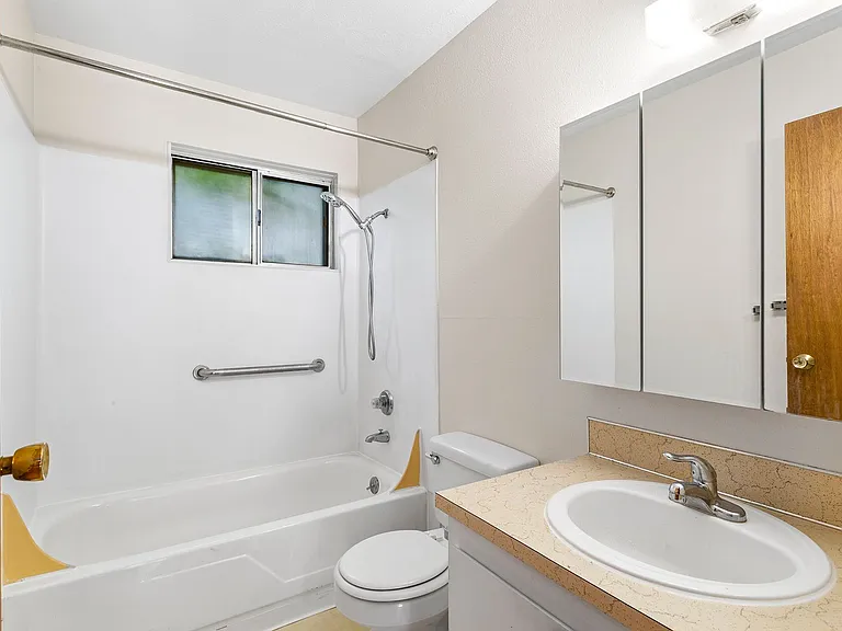 1508-1520 SW Dewitt St — Photo 15