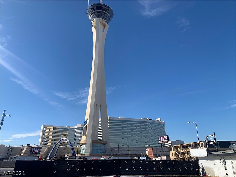 IHOP Monument Sign Repaired – Las Vegas