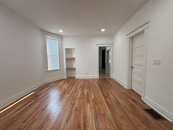 5th image of 5652 S Shields Ave