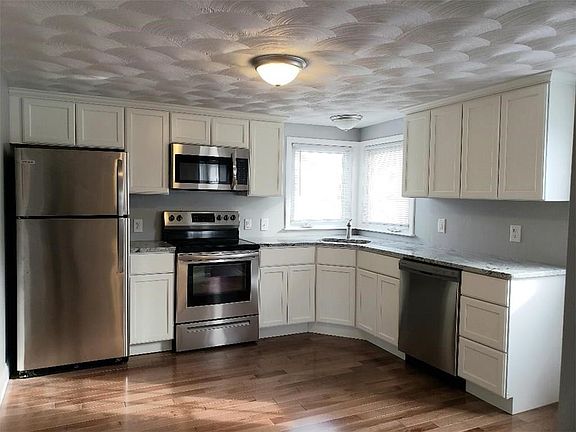 3rd image of 118 Friendship St