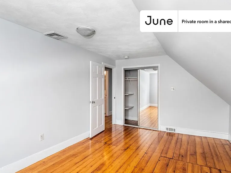 100 Flint St #C — Photo 2