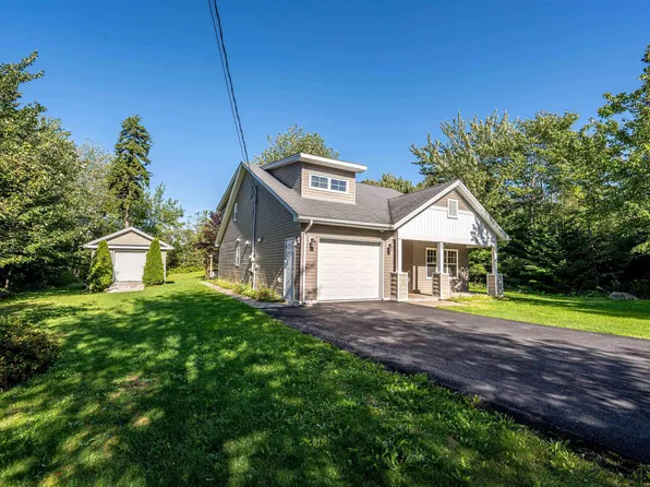 26 Country Lake Dr, Lake Echo, NS B3E 1E4