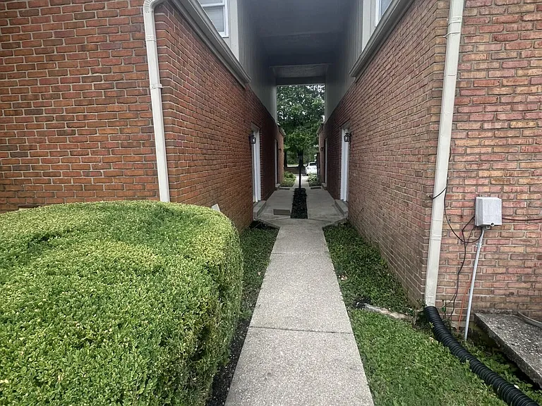 1100 Turkey Foot Rd #6 — Photo 12
