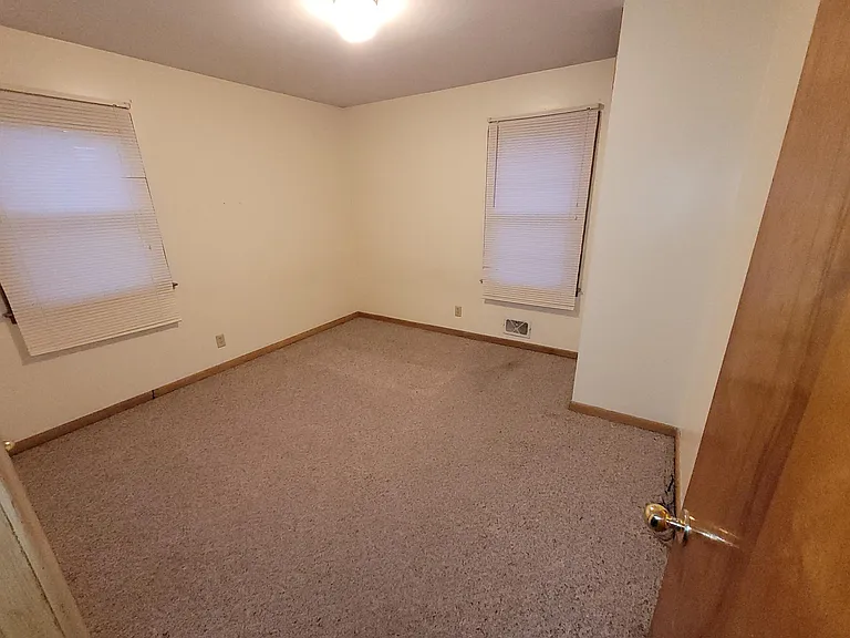 315 N Irving St — Photo 5