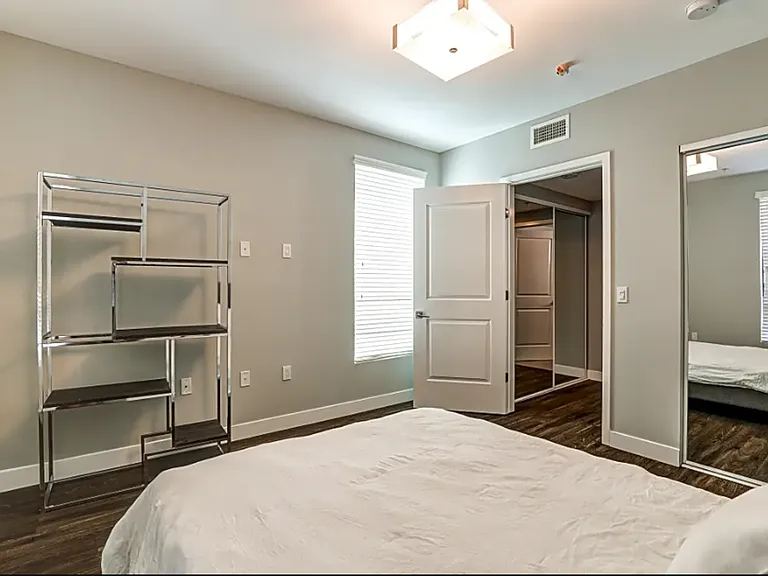 5500 N Klump Ave — Photo 22