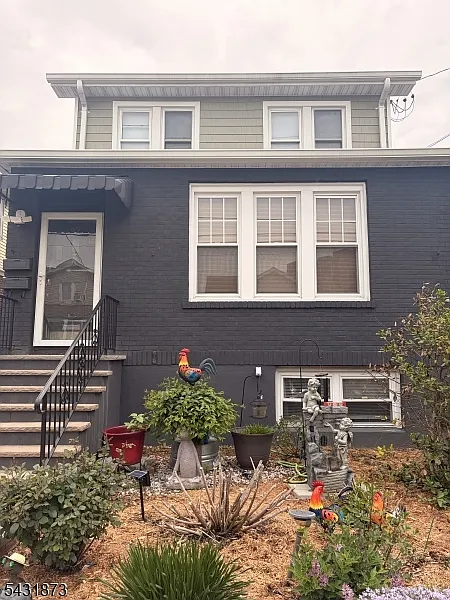 Building Photo - 32 Hamilton Ave #2