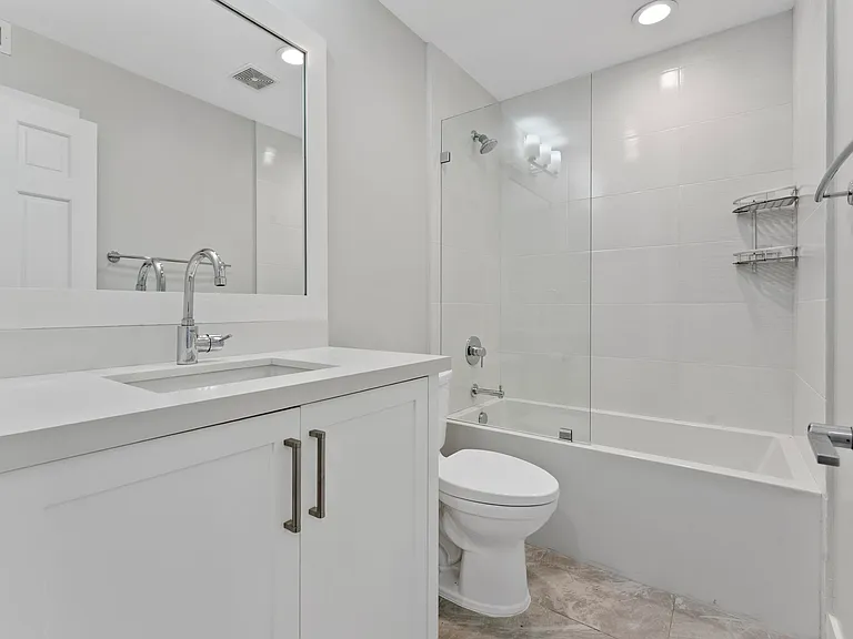 1121 Bel Air Dr #4 — Photo 21