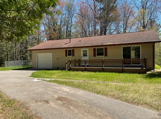 237 E Sunset Dr, Roscommon, MI 48653