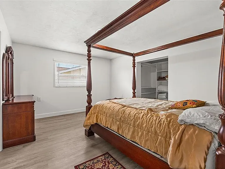 710 116th Ave — Photo 21