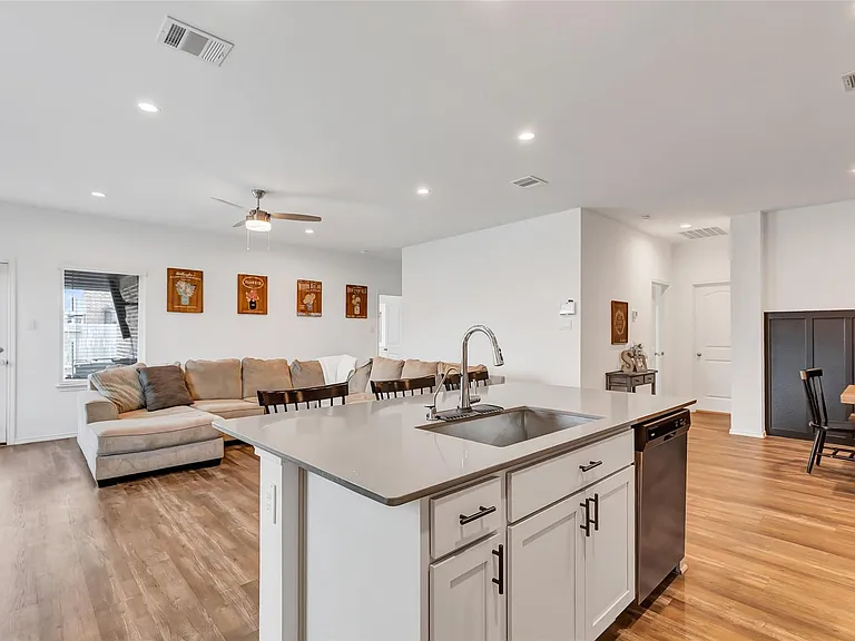 1012 Llano Trl — Photo 21
