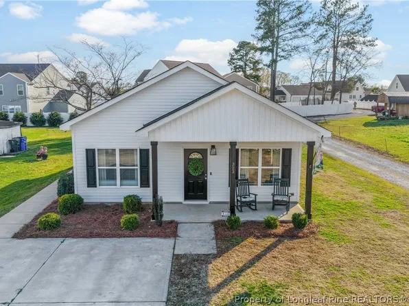 323 W Woodall St, Benson, NC 27504