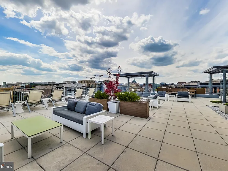 1 Scott Cir #116 — Photo 18