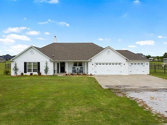 2nd image of 2337 E Fairfield Ct