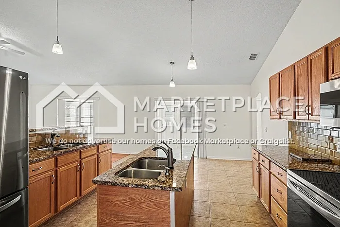 830 Painesville St SE — Photo 11