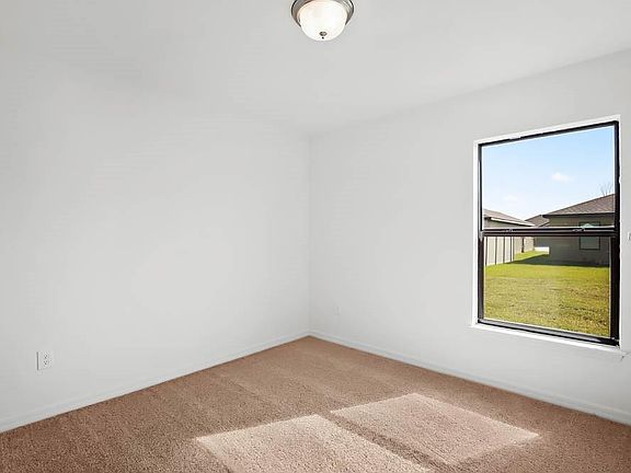 5th image of 747 Chatham Walk Dr