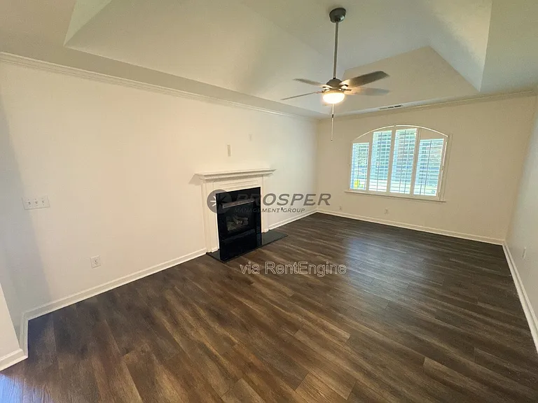 106 Wyndham Ct — Photo 3