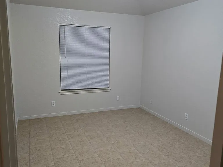 1602 Van Zanten Dr — Photo 10