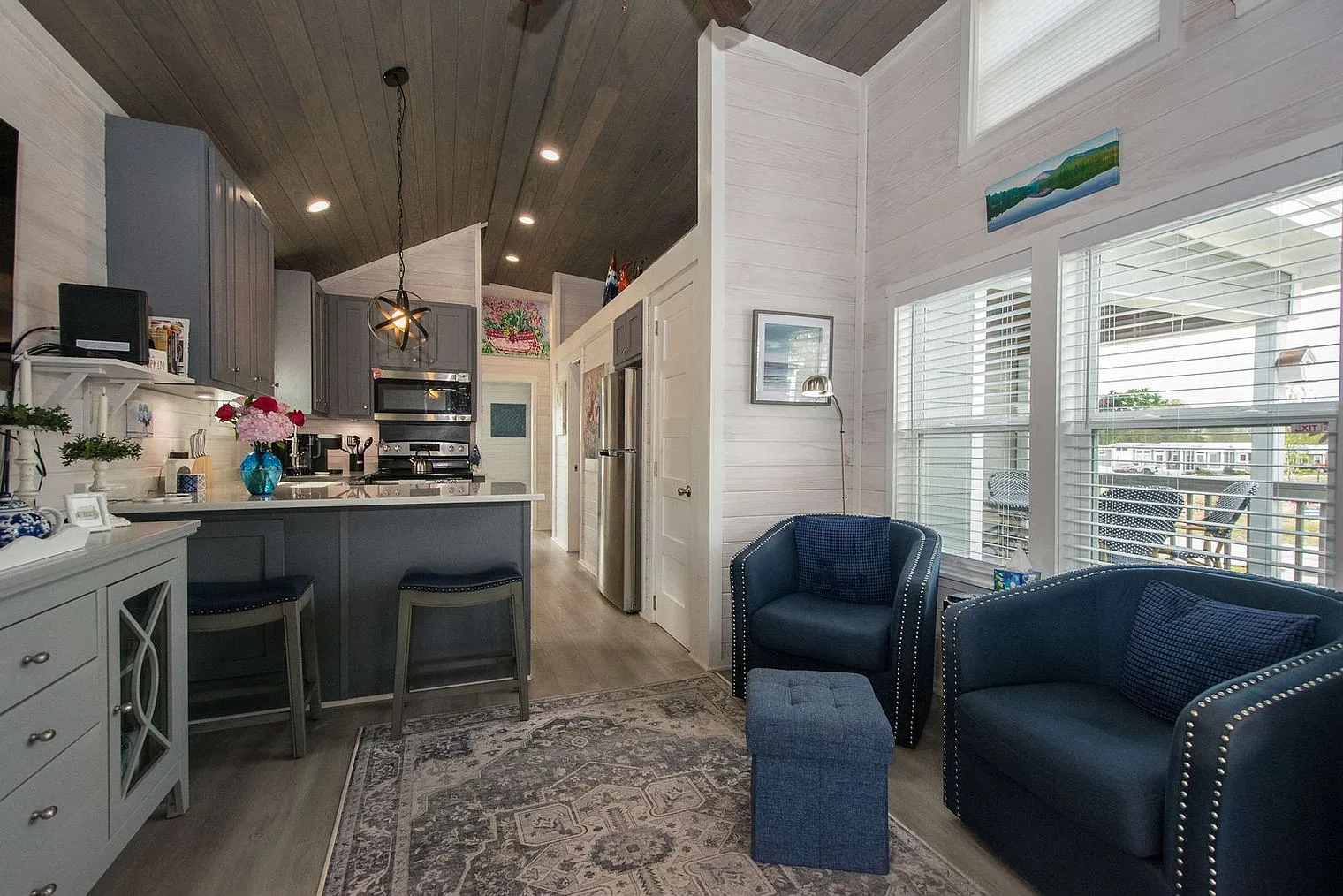 1 bed, 1.0 bath, 441 sqft, $2,592 — Photo 2
