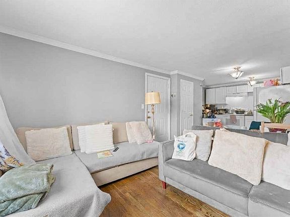 3rd image of 20 Auna Dr APT 7