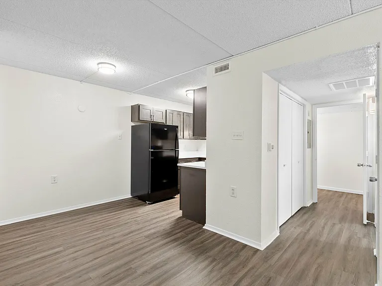Paradise Gardens 55+ Senior Apartments — Photo 14