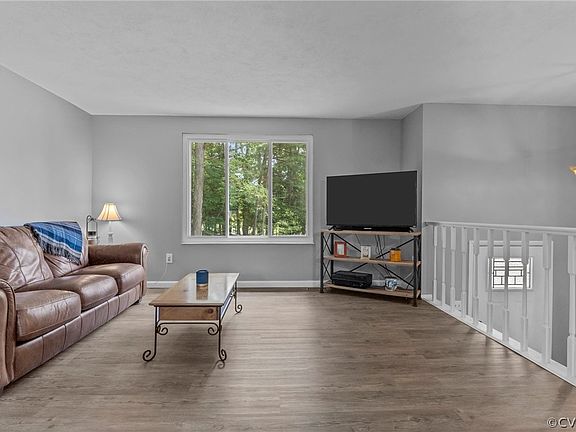 5th image of 8900 Archgrove Ct