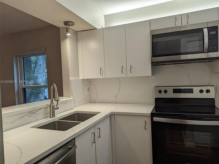 3446 Oak Dr — Photo 11