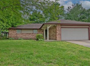 1410 W Pine St, Rogers, AR 72758