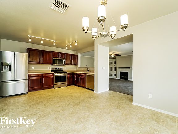 4th image of 5895 E Hackle Ln