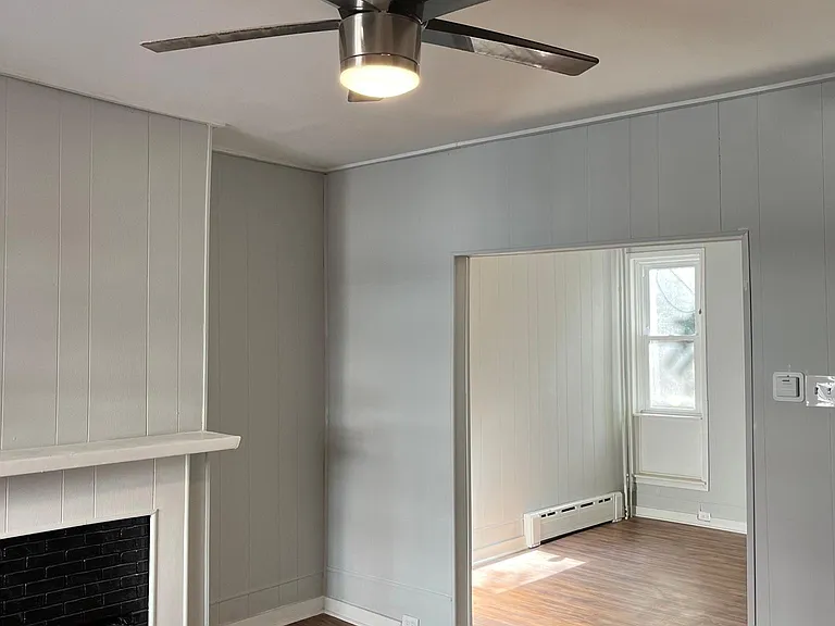 568 E Herman St — Photo 4