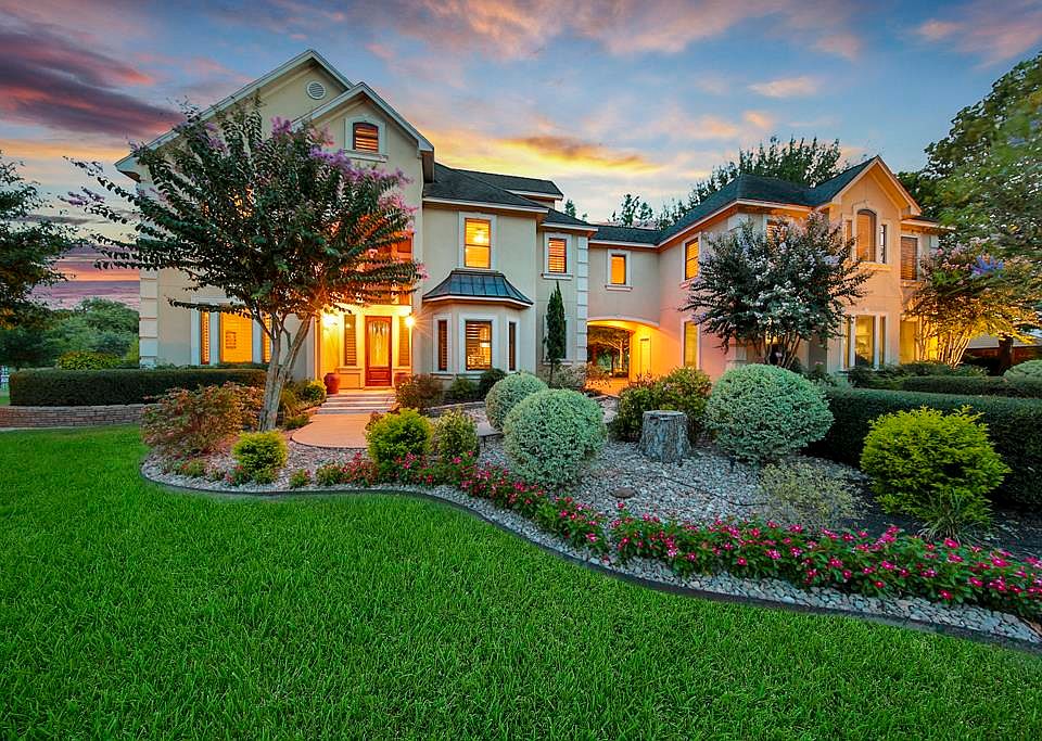 1st image of 200 Creekside Ct