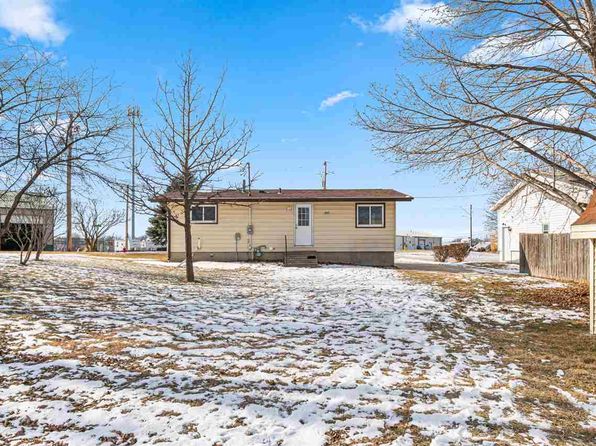 840 S Dubuque St, Solon, IA 52333
