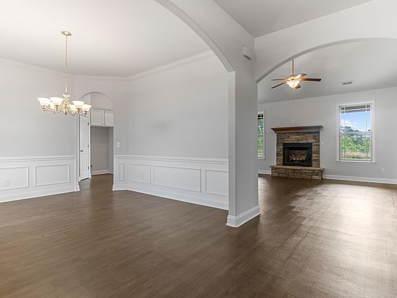 4th image of 917 Garnet Cir