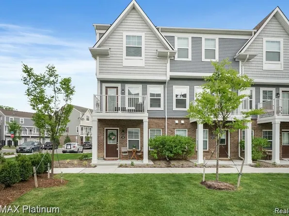 196 Katie Ln, Brighton, MI 48116