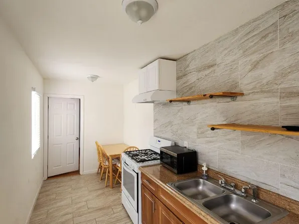 1110 W 39th Pl APT B, Los Angeles, CA 90037