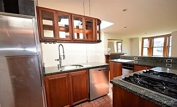 1 bed, 1.0 bath, 824 sqft, $4,800 — Photo 4