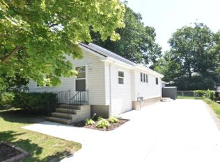 3891 Lawley Ave, Waterford, MI 48328