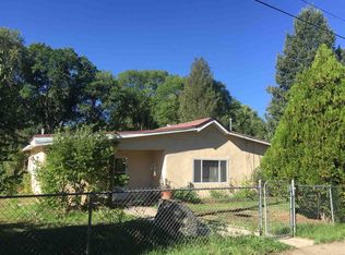 208 Charlotte Ln, Taos, NM 87571