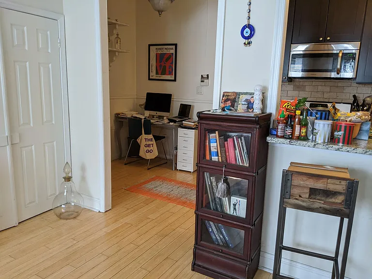 1011 Latona St #1 — Photo 3