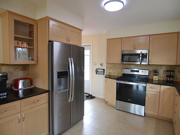 5th image of 744 McKinley Ave
