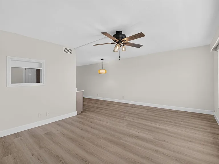 52 Yacht Club Dr #305 — Photo 26