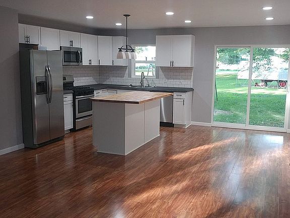 Kitchen and dining space 