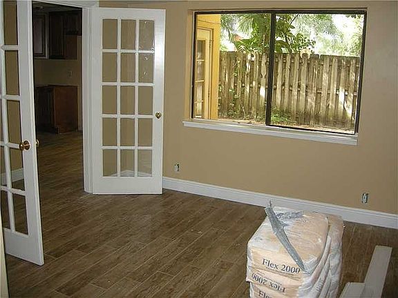 4th image of 336 City View Dr